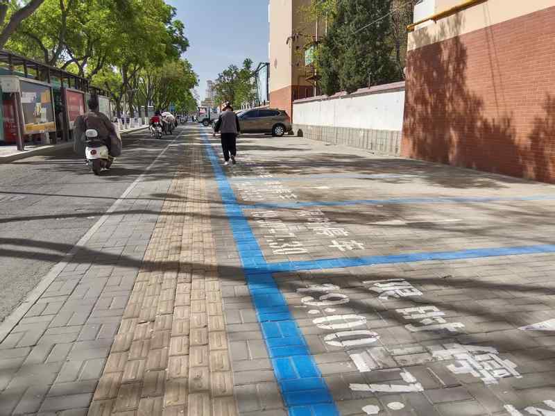 银川金凤区限时停车位「形同虚设」：城市精细化治理的技术瓶颈与破局路径